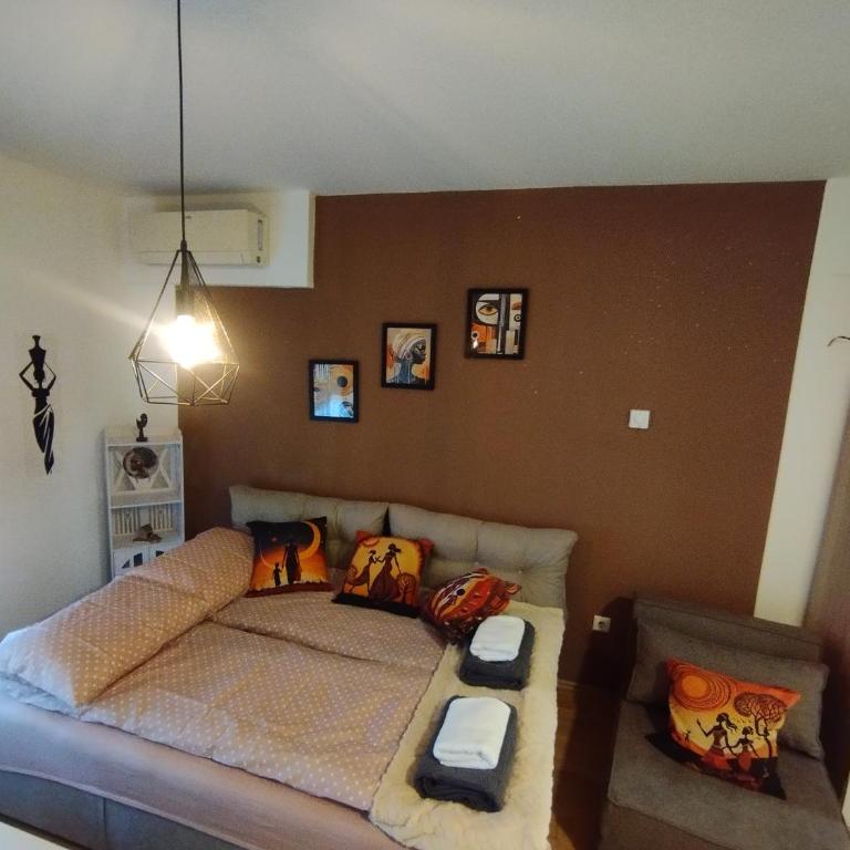 Studio - Bee Happy - One-Bedroom Apartment - 8