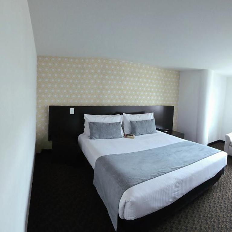 Hotel Castellana 95 - Habitación con cama grande - 1
