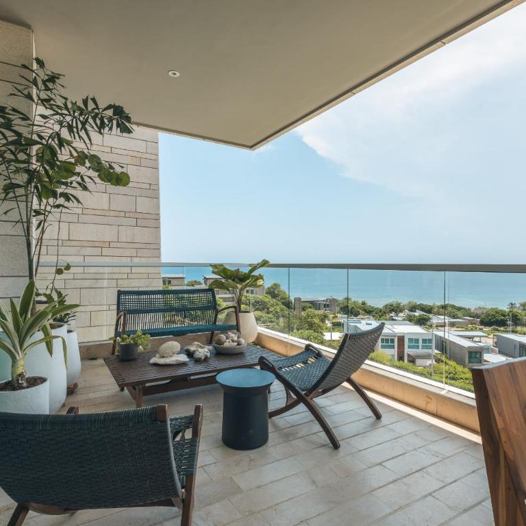 4BR Seaview Apartment at Calablanca D5 - Four-Bedroom Apartment - 2