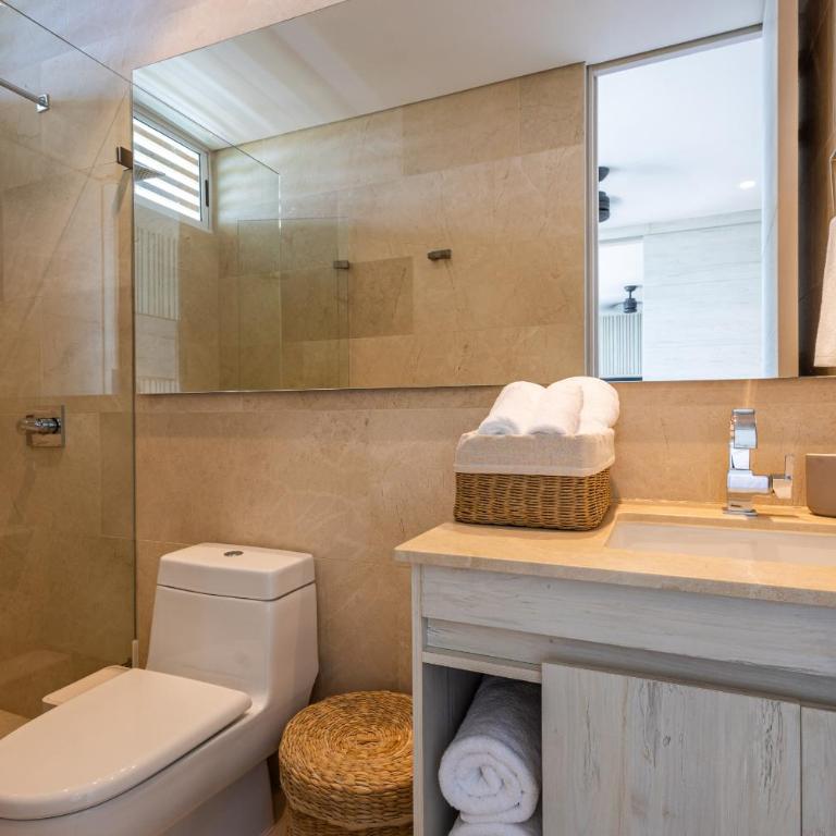 4BR Seaview Apartment at Calablanca D5 - Four-Bedroom Apartment - 27