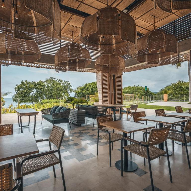 4BR Seaview Apartment at Calablanca D5 - Four-Bedroom Apartment - 3