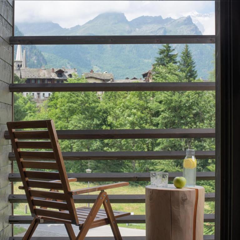 NH Collection Alagna Mirtillo Rosso - Camera Familiare con Terrazza - 4