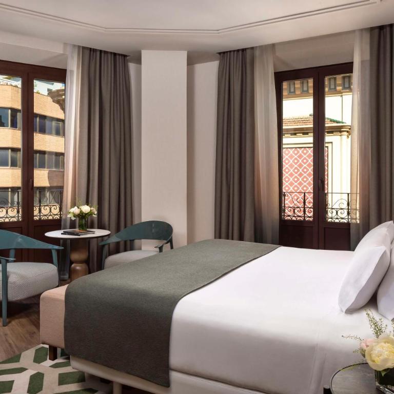 NH Collection Victoria - Premium Room with View - 2