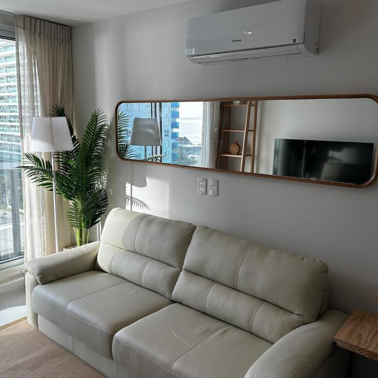 Apartamento a una cuadra de la playa mansa Torre Saint Honore 707 - One-Bedroom Apartment - 8