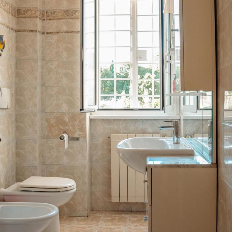 Domus Aurelia Colibrì Comfort & Terrace - Appartamento con 3 Camere da Letto e con Balcone - 18