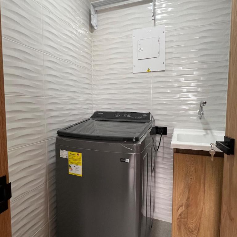 apto con jacuzzi y aire acondicionado cerca laureles - Apartamento de 1 dormitorio - 13