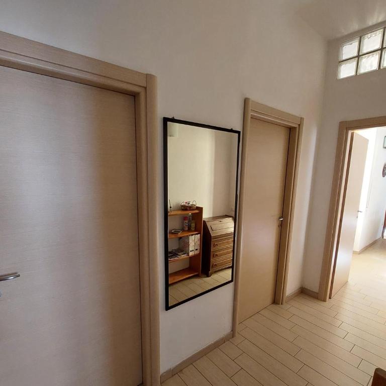 Appartamento presso il Teatro Lirico - Appartamento con 2 Camere da Letto - 2
