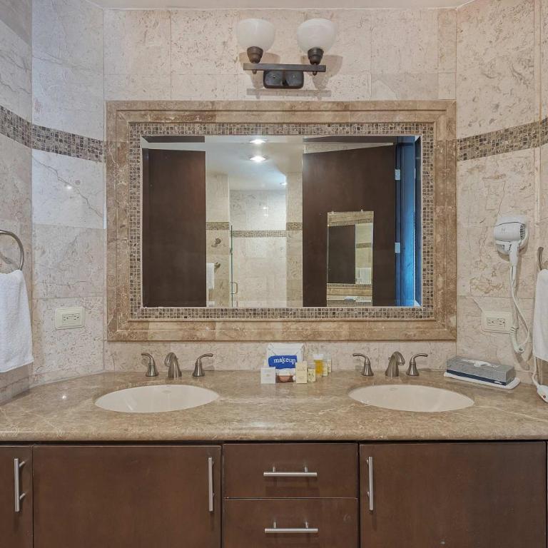 Las Palomas F-1402 Oceanfront Premium Condo - Sleeps 4 - Apartment - 60
