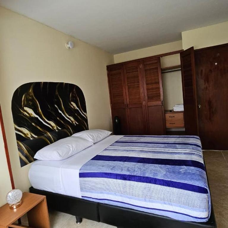 EquiNox Central House Bucaramanga - Apartment - 11