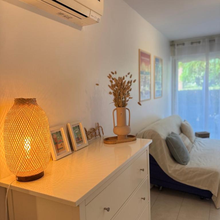 Les Soleillades - T2 cosy pour 4 pers - Piscine, parking privé, à 100m de la plage - LaConciergerieByNina - Appartement 1 Chambre - 10