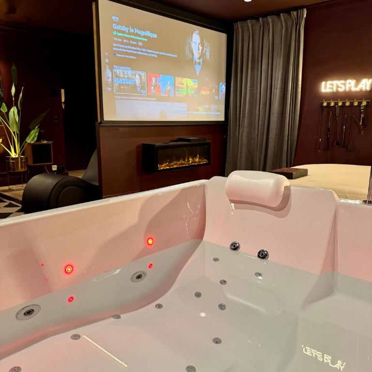 Luxury Love Room - Balneo - Cinema - Appartement 1 Chambre - 6