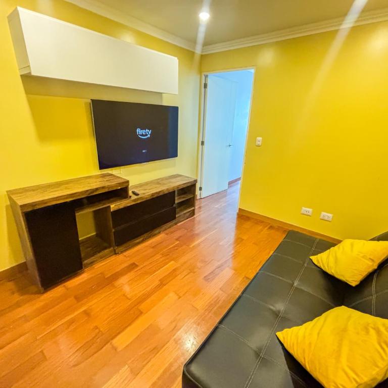 Miraflores 3D y 2B Cerca Malecón y Parque Kennedy - Two-Bedroom Apartment - 6