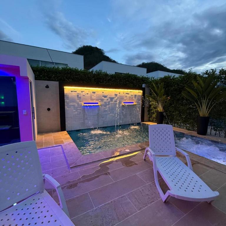 Condo Apulo - Preciosa casa - Jacuzzi, turco y Piscina privados - WiFi - Casa de 4 dormitorios - 45