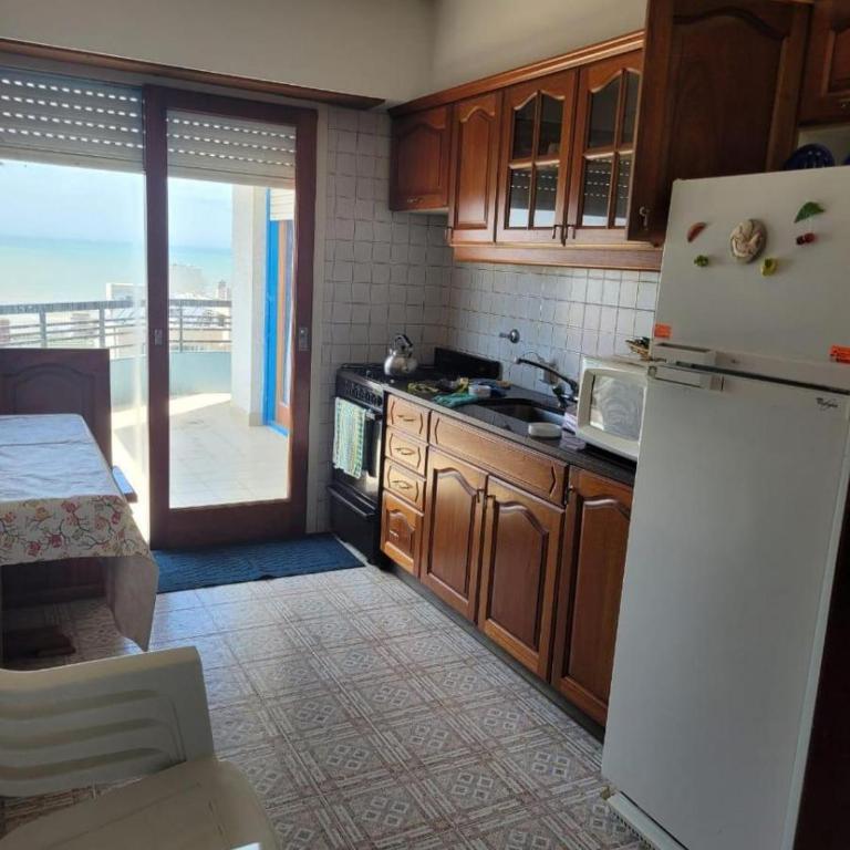 Departamentos Av 1 Villa Gesell Provincia de Buenos Aires - Apartamento de 3 dormitorios - 1