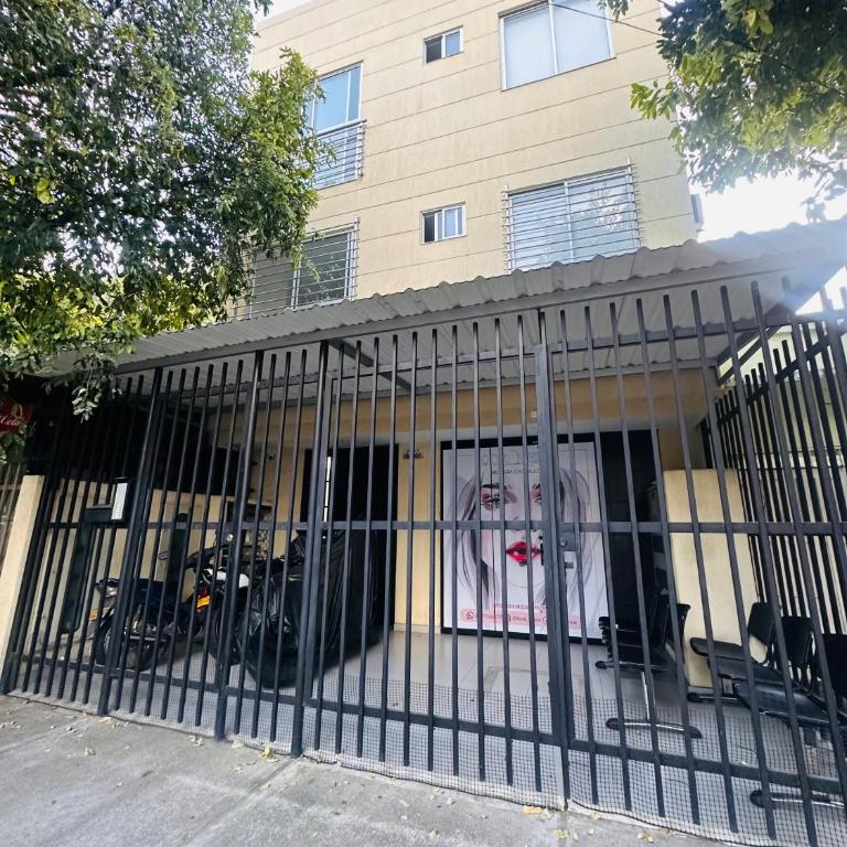 Hermoso apartamento con Aire Acondicionado Cerca al Hospital de Neiva - Apartamento de 1 dormitorio - 1