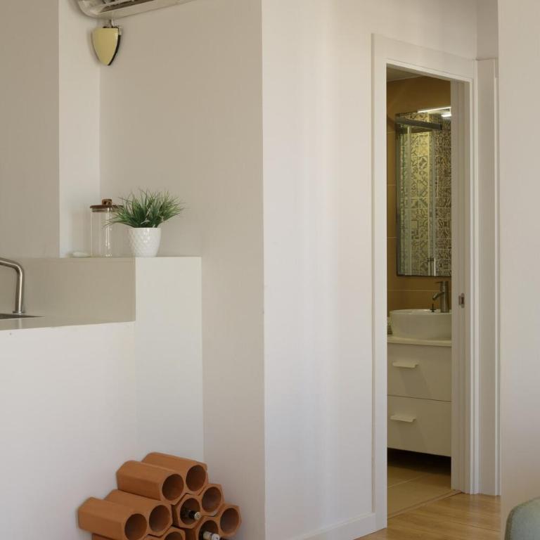 Penthouse in historic center overlooking the castle - Two-Bedroom Apartment - 7