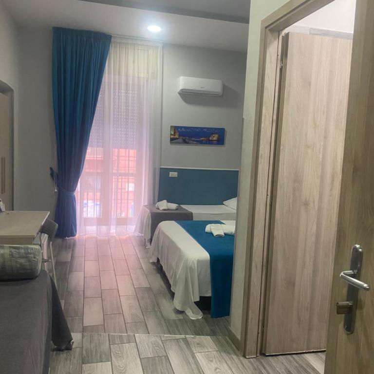 B&B VIVA NAPOLI - Camera Familiare con Bagno Privato - 21