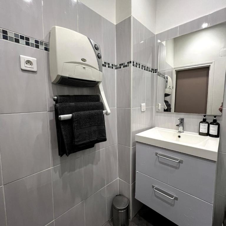 Cozy Apartment Centre Nîmes - Plaza Nemausus - Two-Bedroom Apartment - 5