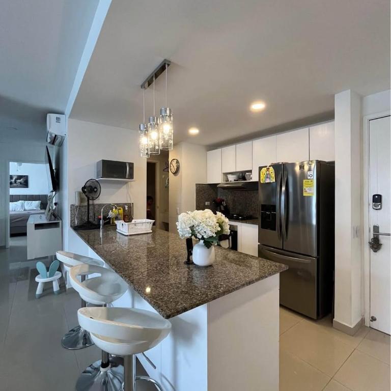 Apartamento reformado, fresco, edificio con salida a la playa Morros, Cartagena - Apartamento de 3 dormitorios - 5