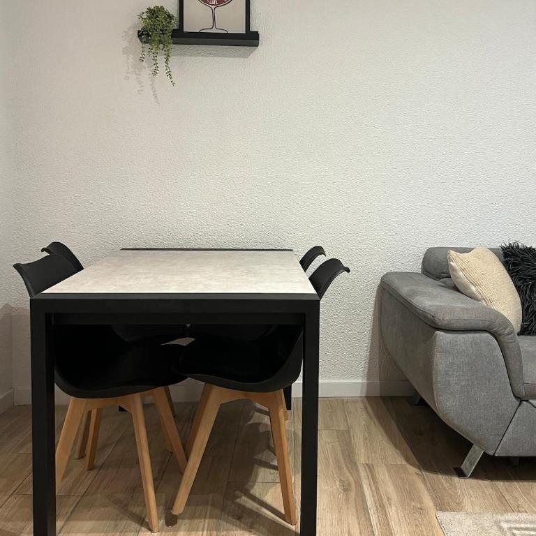 Cozy Apartment Centre Nîmes - Plaza Nemausus - Two-Bedroom Apartment - 14