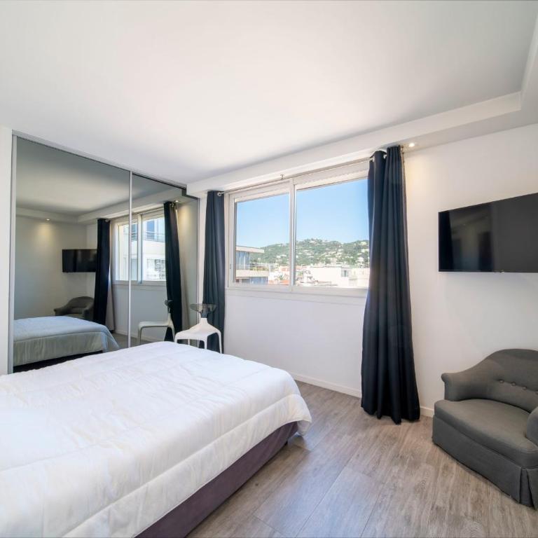 REF 1957 - Cannes Croisette -Sea view apartment for rent - Apartment - 9