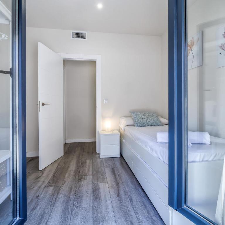 Córdoba Terrace Apartment - Three-Bedroom Apartment - 30
