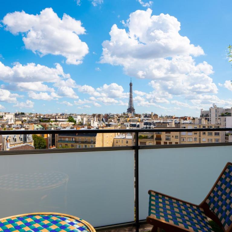 Stunning View on Eiffel Tower with Balcony - Estudio con balcón - 1