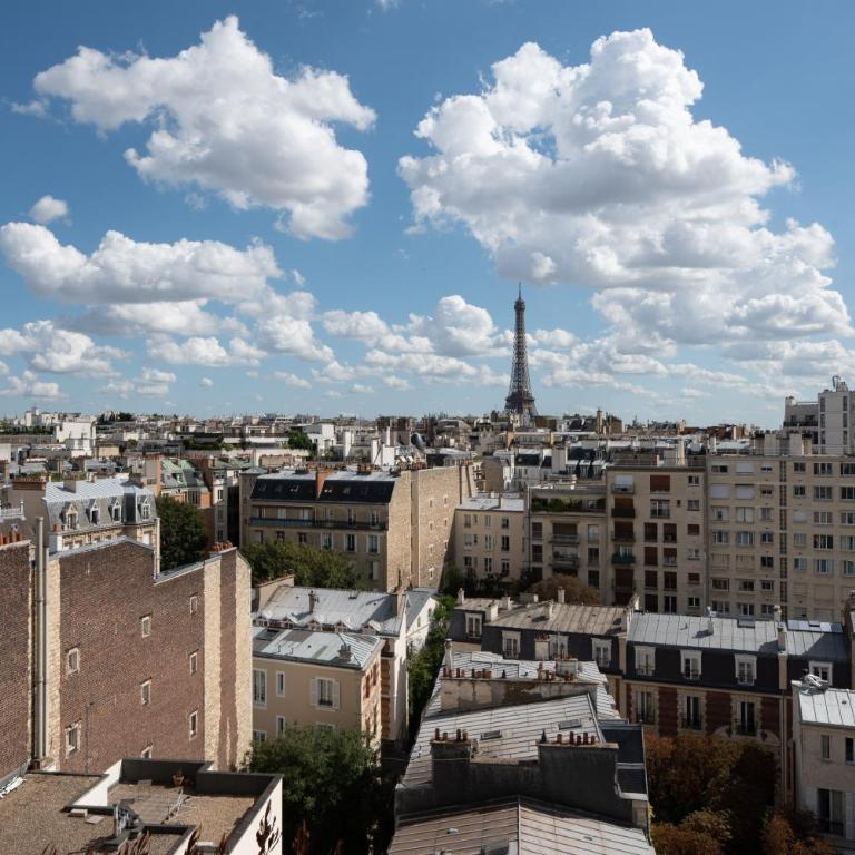 Stunning View on Eiffel Tower with Balcony - Estudio con balcón - 3