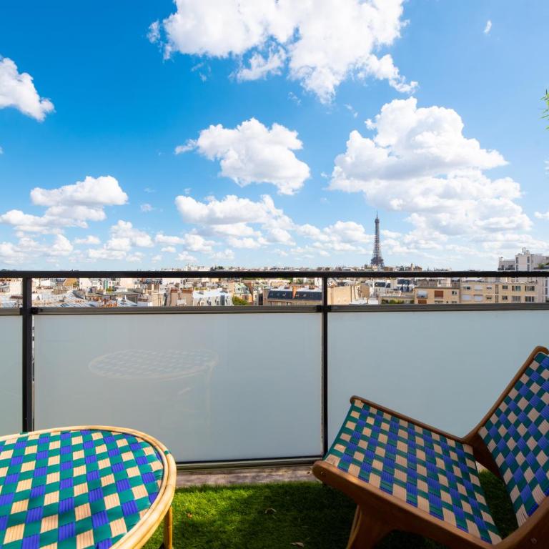 Stunning View on Eiffel Tower with Balcony - Estudio con balcón - 7
