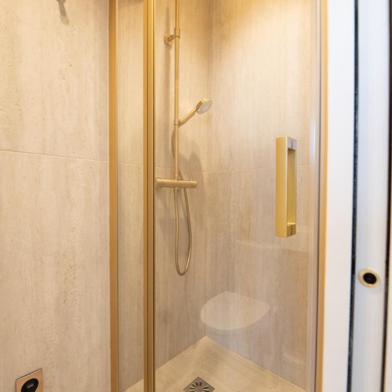 Stunning View on Eiffel Tower with Balcony - Estudio con balcón - 8