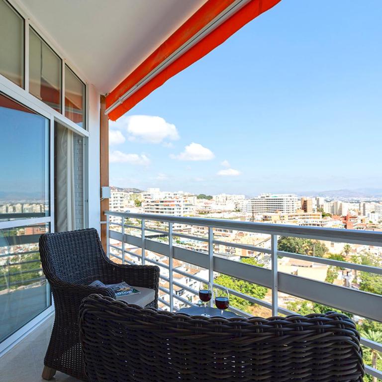 Coqueto ático junto a la playa by Rent Me - Apartamento de 1 dormitorio con terraza - 3