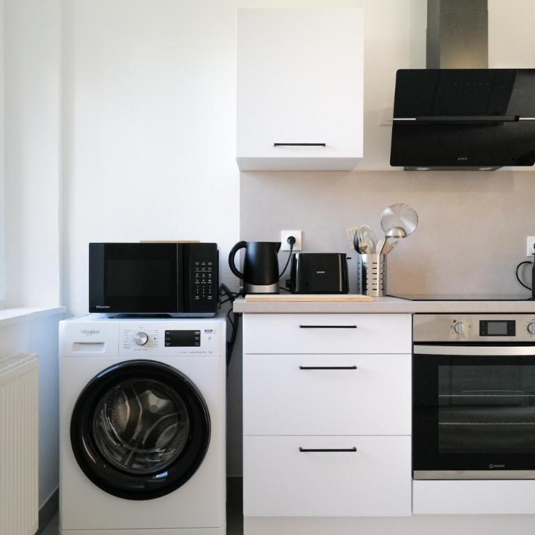 Maison refaite à neuf- avec Jacuzzi- LE HOMARD 15 - Three-Bedroom House - 13