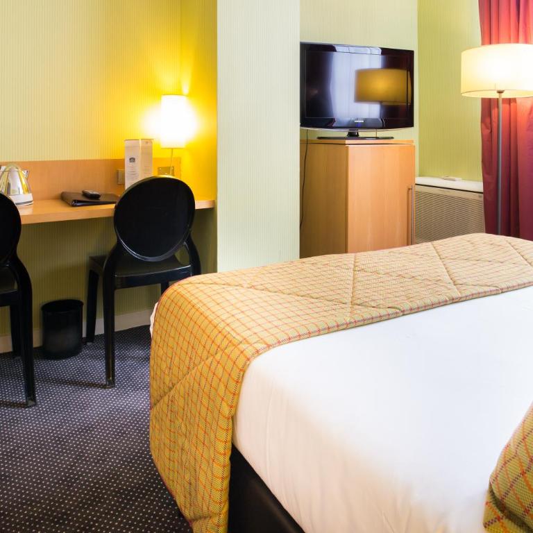 Best Western Adagio Saumur - Chambre Double Confort - Vue sur Cour - 1