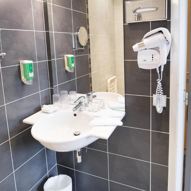Best Western Adagio Saumur - Chambre Double Confort - Vue sur Cour - 3