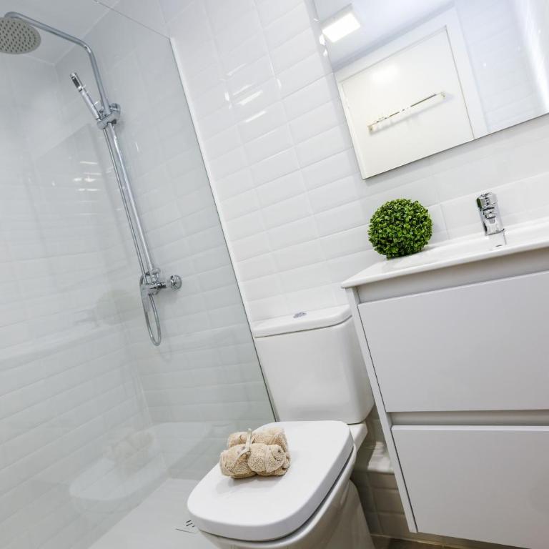 Valencia 2 Planetcostadorada - Apartamento Premier de 4 dormitorios - 10