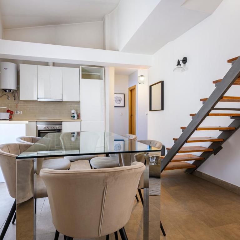 Balmes Street - Two-Bedroom Apartment with Terrace - 3