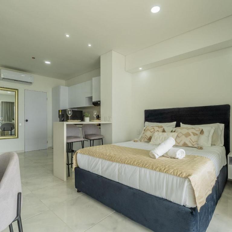Cartagena Beach Resort 1640 - Estudio Deluxe con cama grande - 2