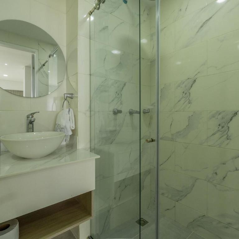 Cartagena Beach Resort 1640 - Estudio Deluxe con cama grande - 10