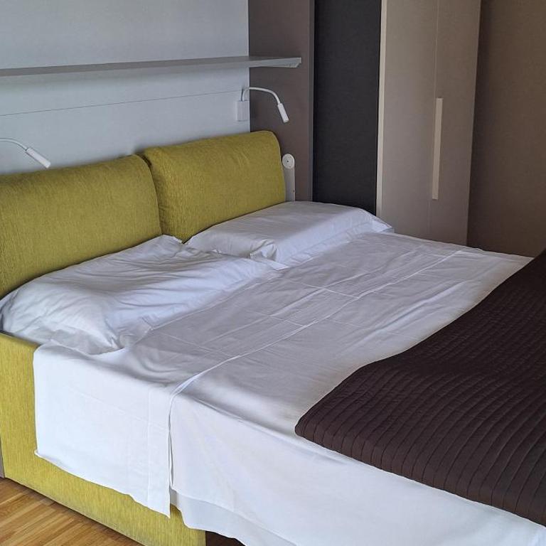 Vialeromadodici Rooms & Apartments - Monolocale con Vista Lago - 7