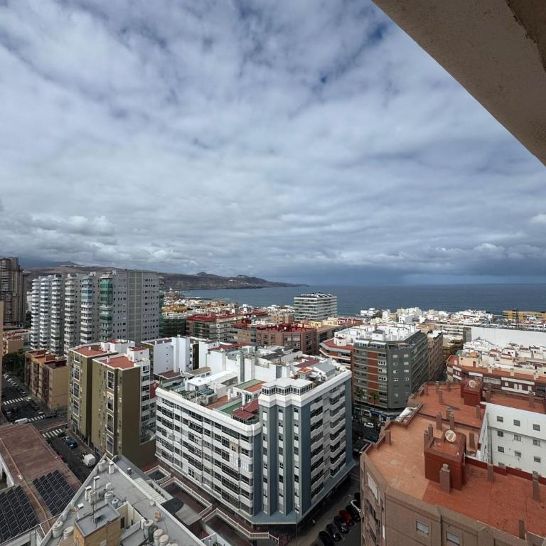 Apartamento con vistas al mar piso 16 y a 5 min de la playa de Las Canteras CASA CARMELA - Apartamento de 1 dormitorio - 7