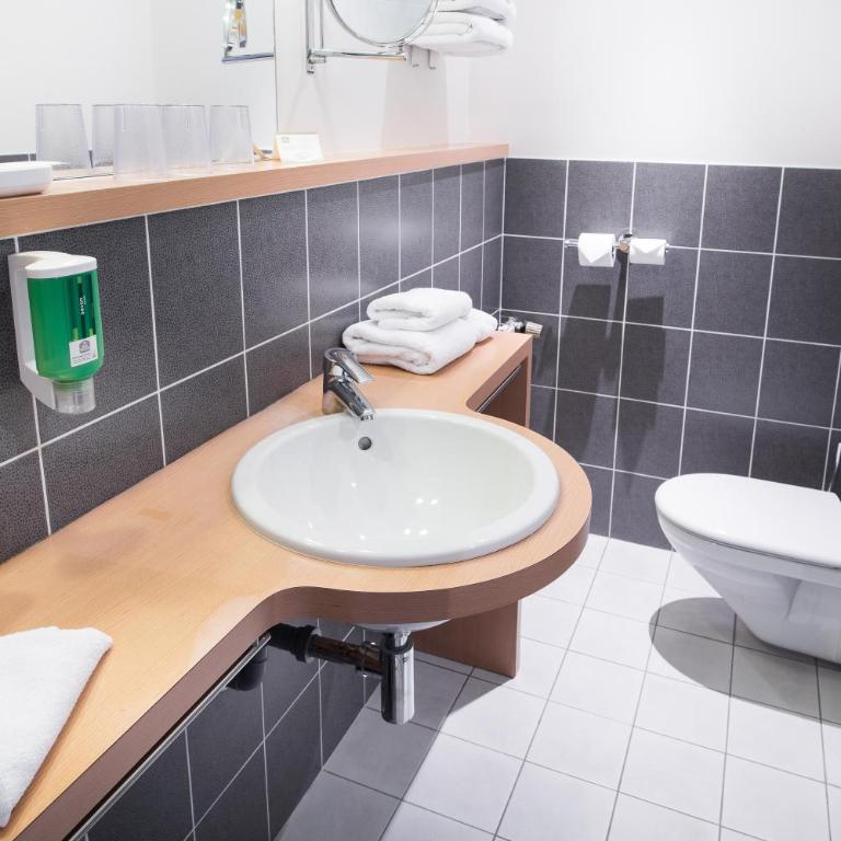 Best Western Adagio Saumur - Chambre Familiale - 5