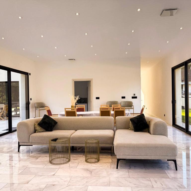 Les Trois Cyprès - Maison 4 Chambres - 8