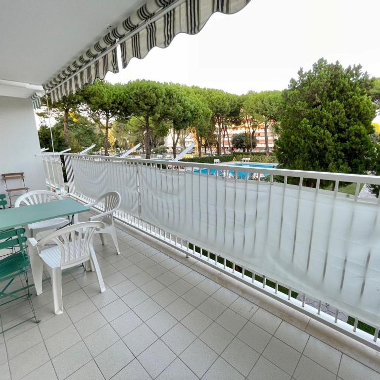 Welcoming flat with pool view balcony - Appartamento - 1