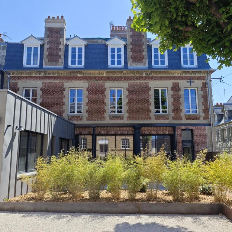 OLIT - Duplex - Two-Bedroom Apartment - 10