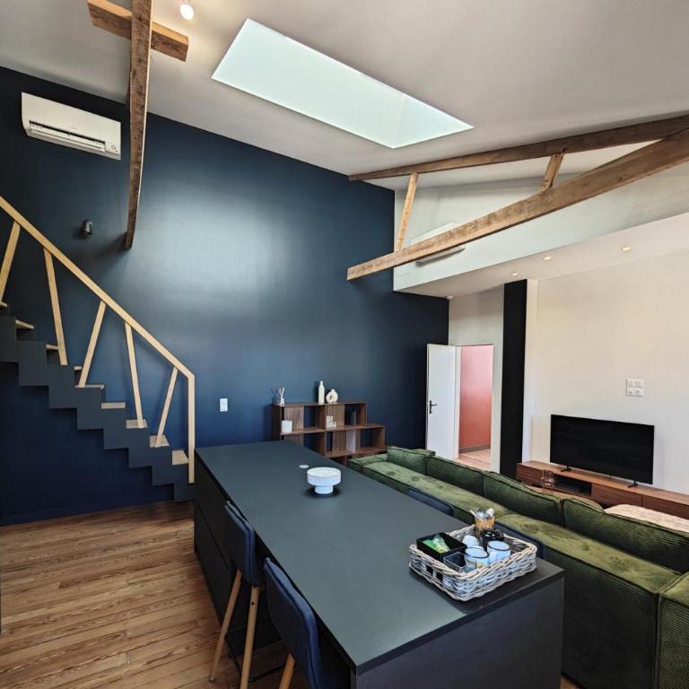 OLIT - Duplex - Two-Bedroom Apartment - 4