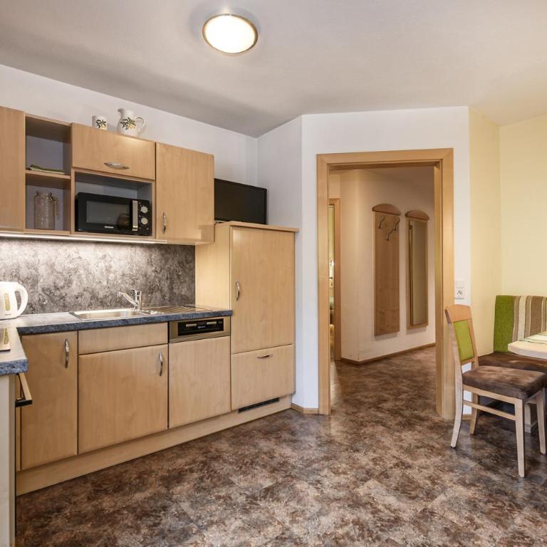 Haus Mitterlechner - Apartment mit 3 Schlafzimmern und Balkon - 4