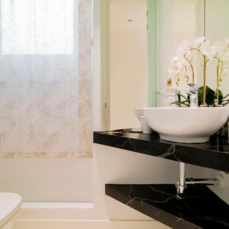 Luxury Golden Apartamento a solo pasos de Gran Vía - Two-Bedroom Apartment - 3