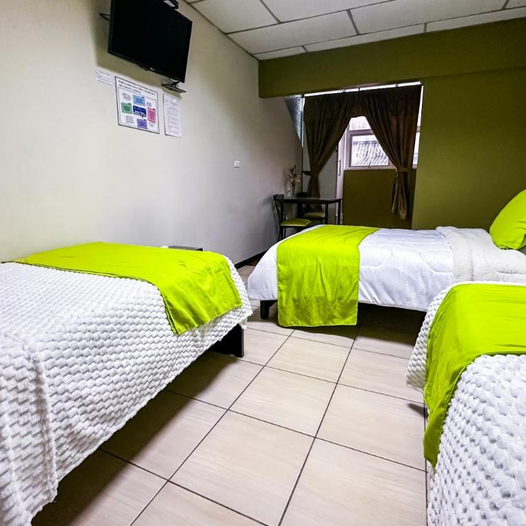 Hotel Las Gardenias - Habitación cuádruple - 5