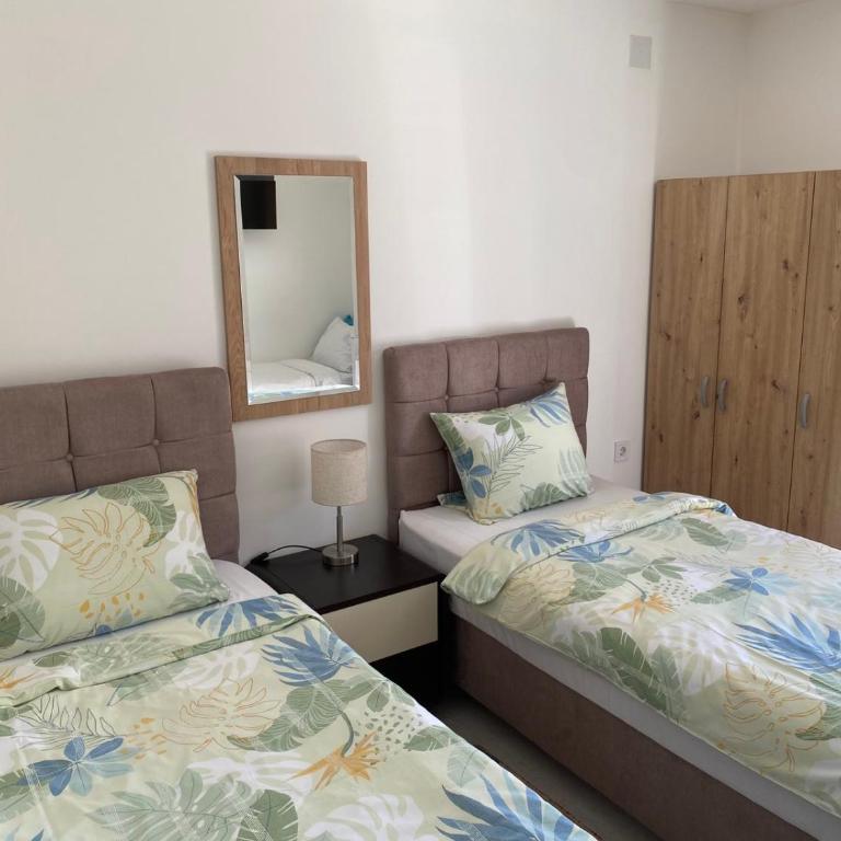 Apartments and Rooms Radivojević Niš - Trokrevetna Soba sa Balkonom - 8