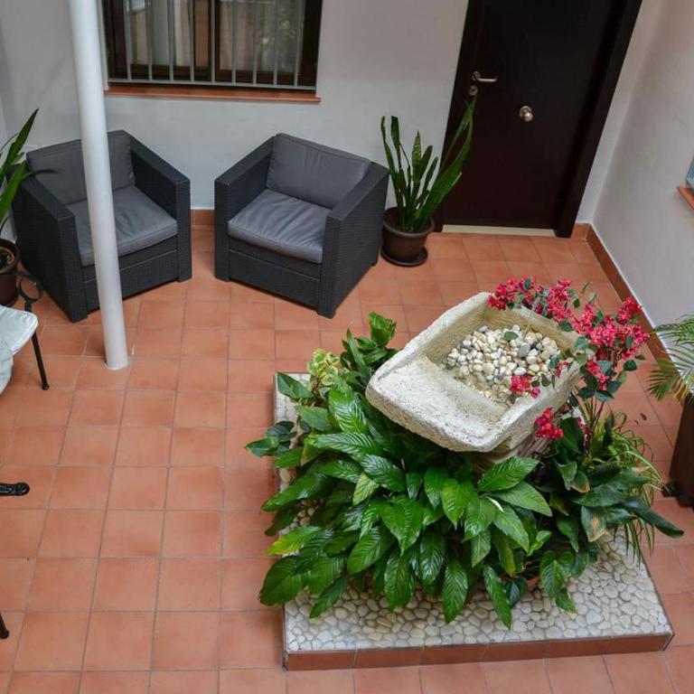 I AM La Posada Hotel and Apartment - Double Room with Private Bathroom - 3